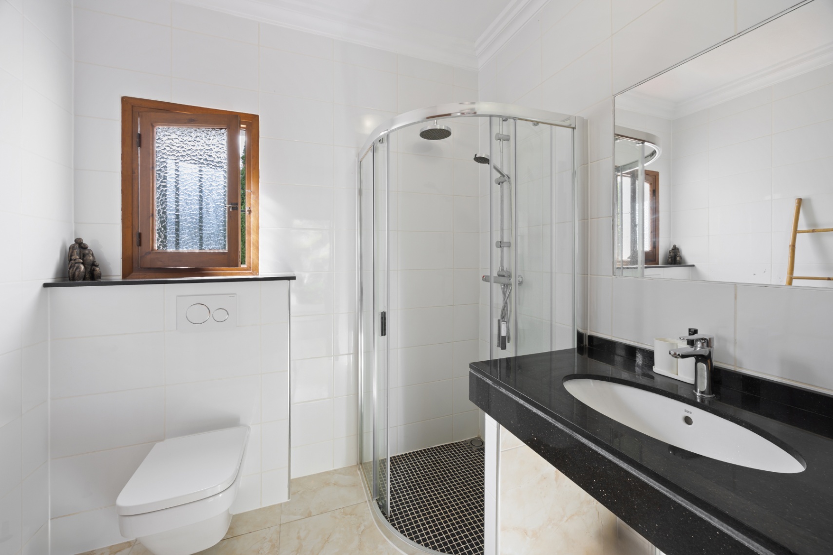 Charming Spanish villa, with a beautiful open view of the Montgó.