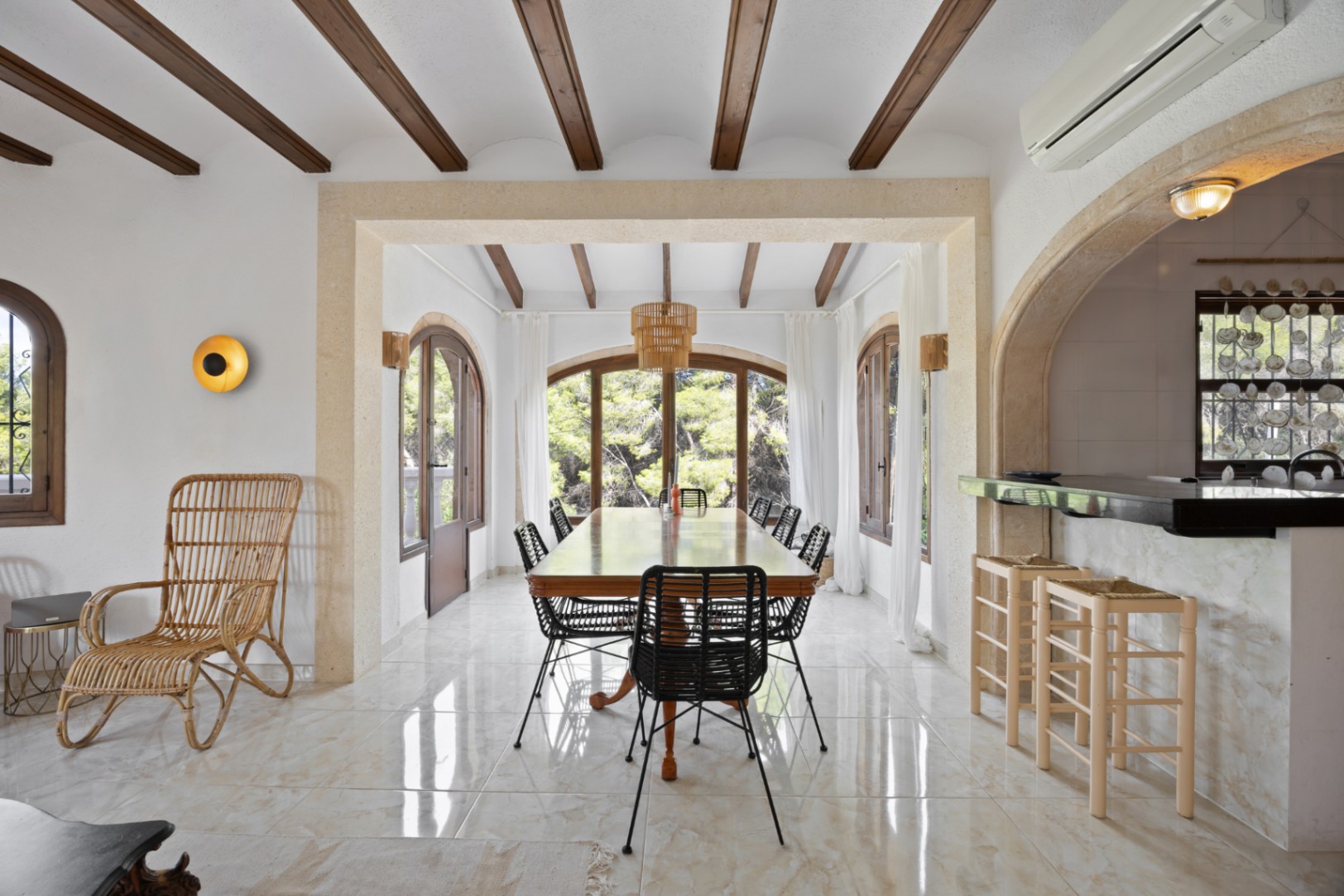 Charming Spanish villa, with a beautiful open view of the Montgó.