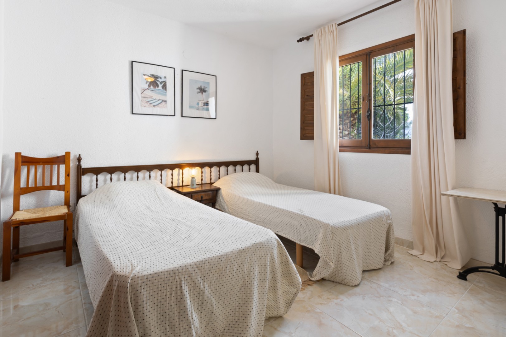 Charming Spanish villa, with a beautiful open view of the Montgó.