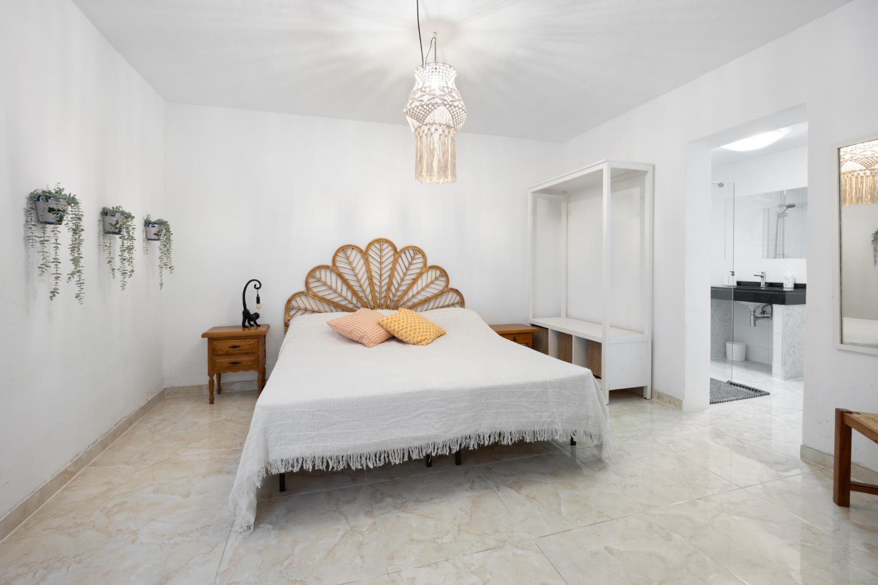 Charming Spanish villa, with a beautiful open view of the Montgó.
