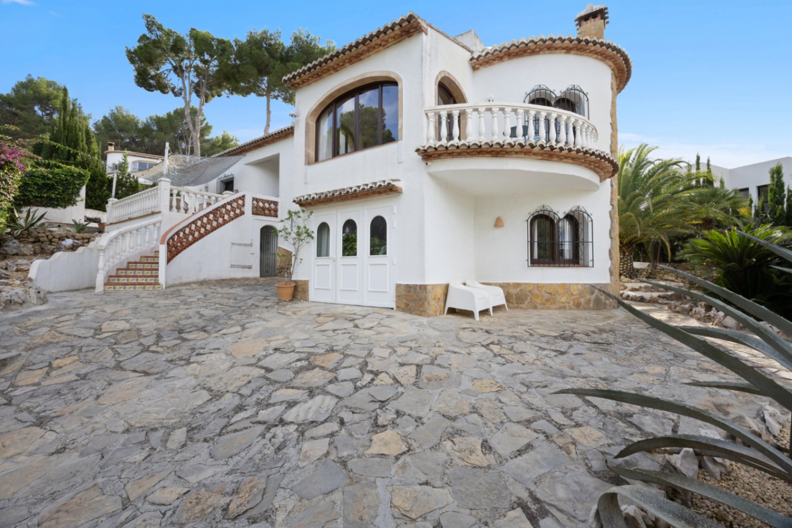 Charming Spanish villa, with a beautiful open view of the Montgó.