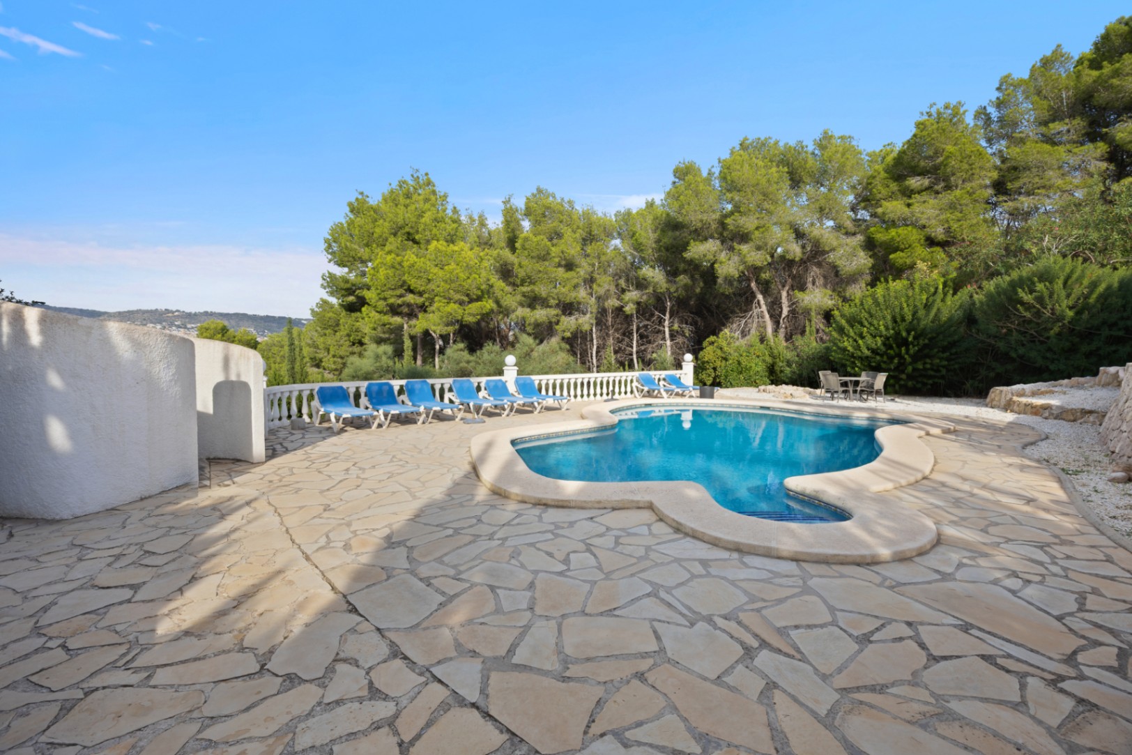 Charming Spanish villa, with a beautiful open view of the Montgó.