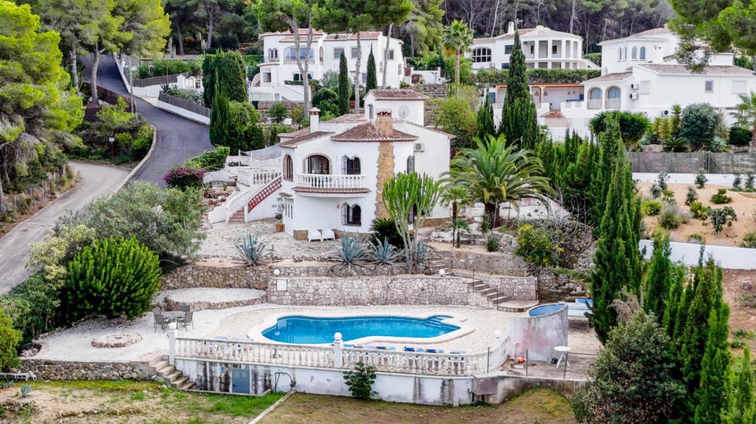 Charming Spanish villa, with a beautiful open view of the Montgó.
