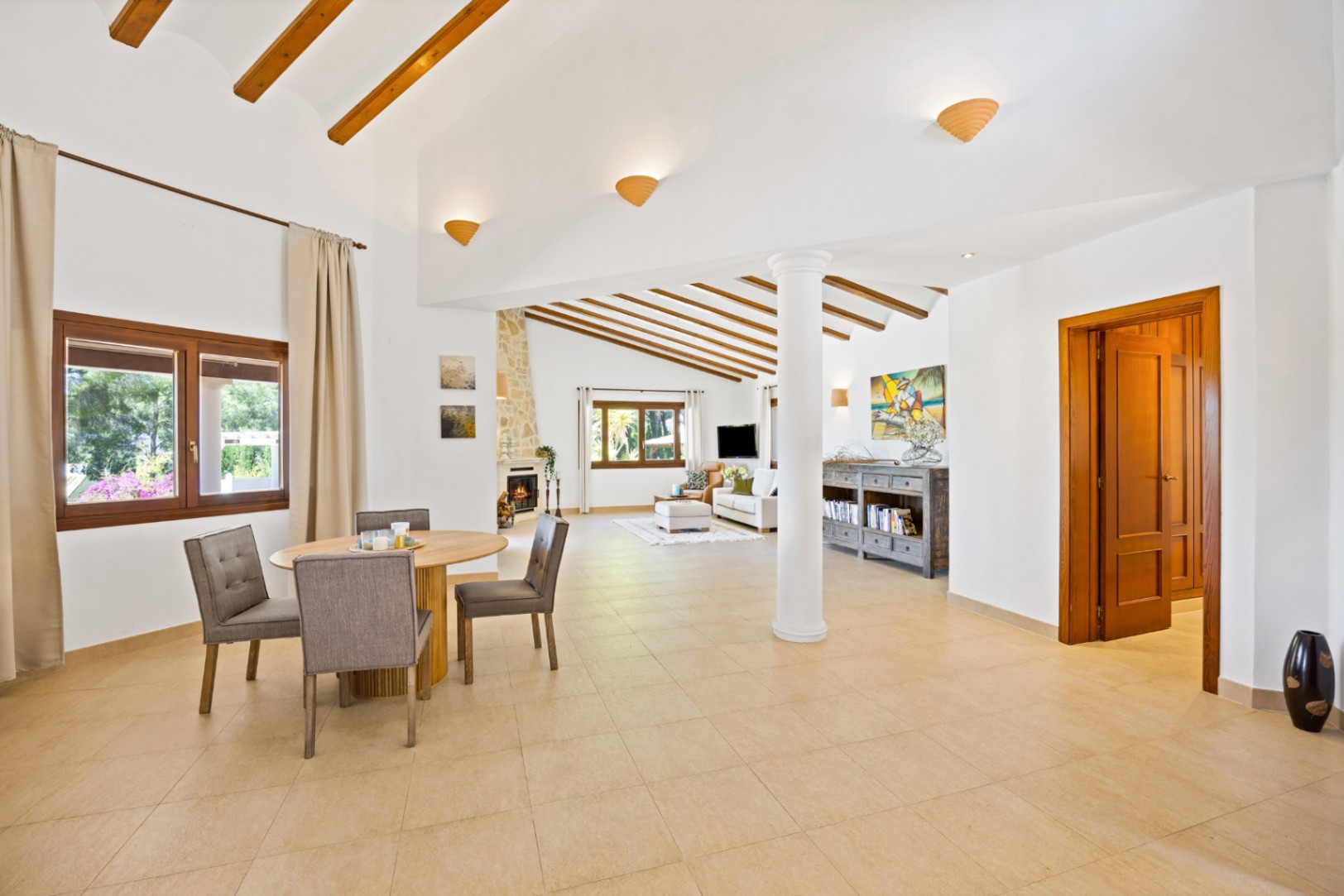 Bellissima villa sul Montgo con magnifiche viste aperte.