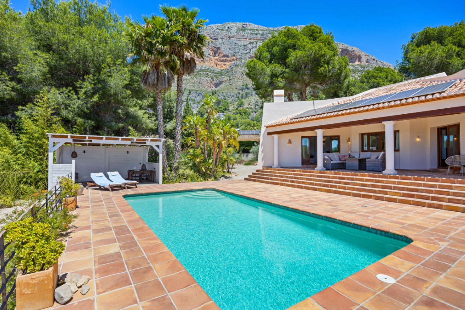 LFS104 - Lovely villa on the Montgo with great open views.
