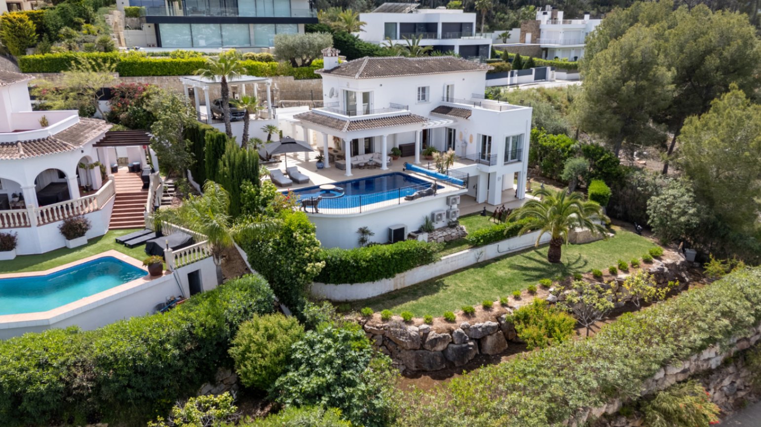 Lovely modern villa  for Sale in Piver, Javea, with great sea and mountain views 