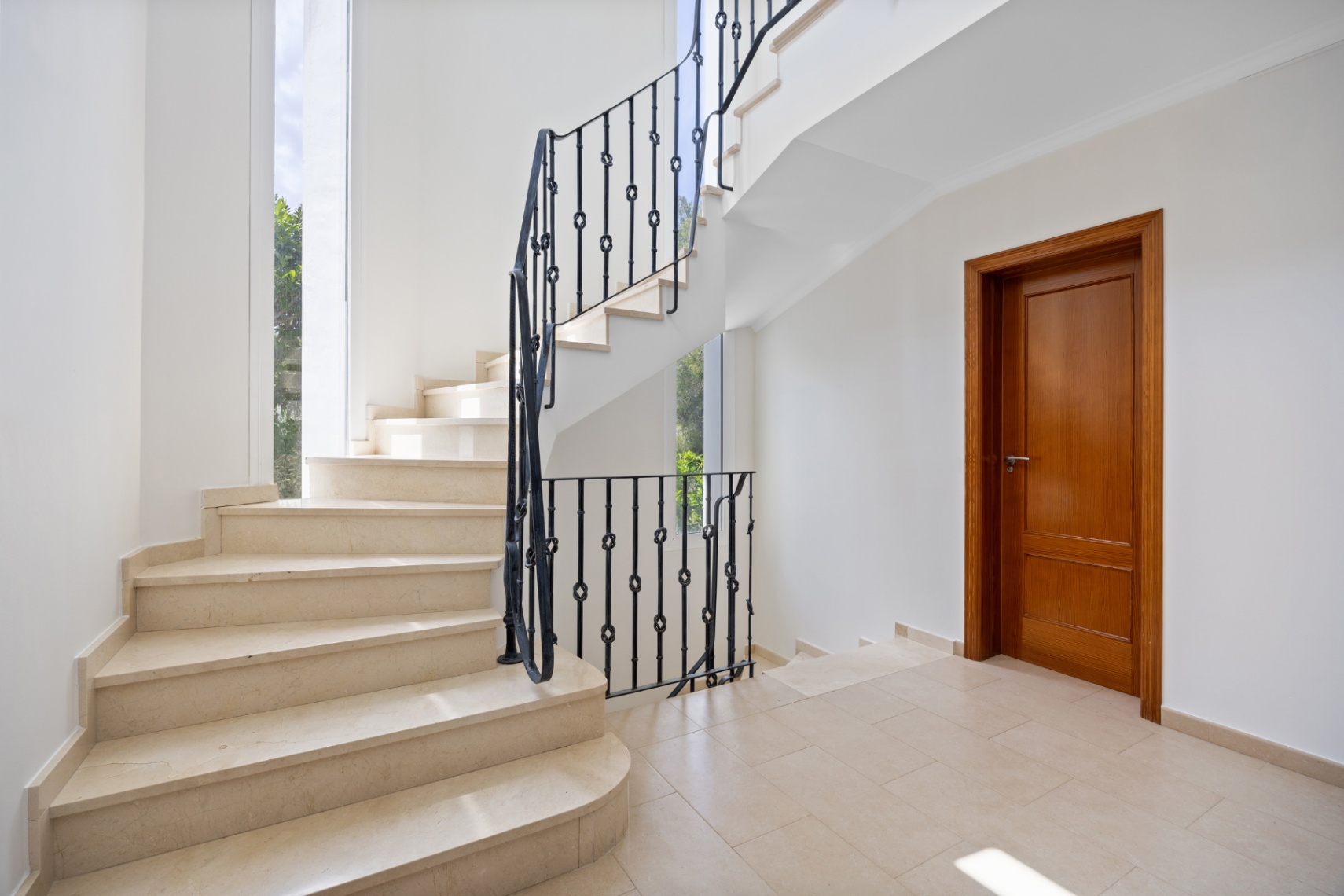 Lovely modern villa  for Sale in Piver, Javea, with great sea and mountain views 