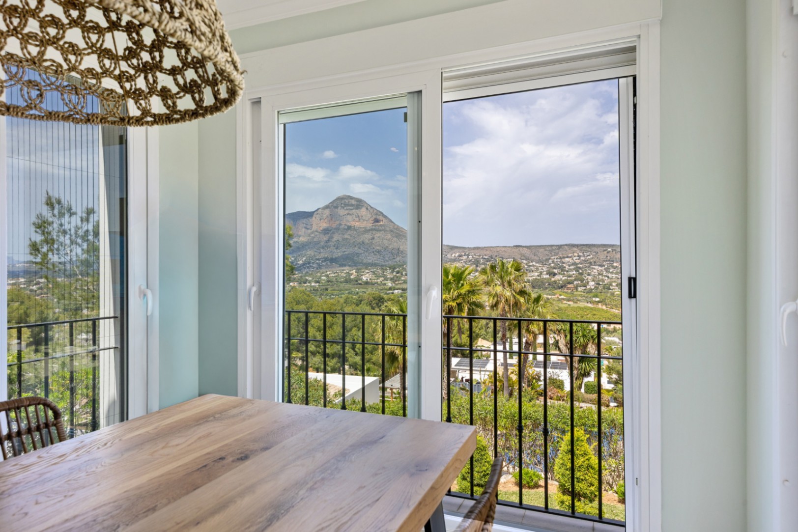 Lovely modern villa  for Sale in Piver, Javea, with great sea and mountain views 