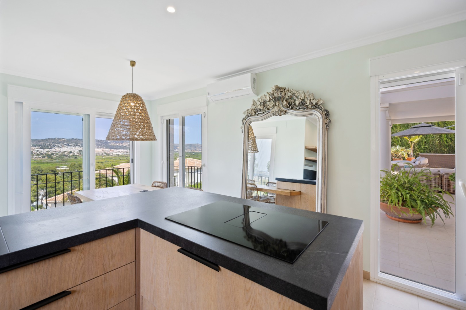 Lovely modern villa  for Sale in Piver, Javea, with great sea and mountain views 