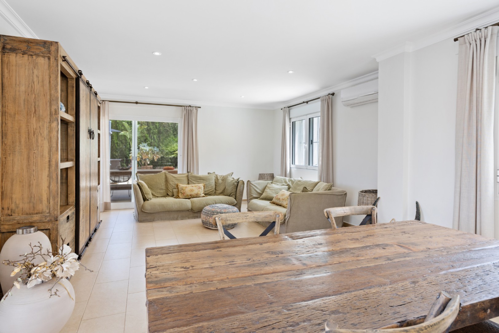 Lovely modern villa  for Sale in Piver, Javea, with great sea and mountain views 