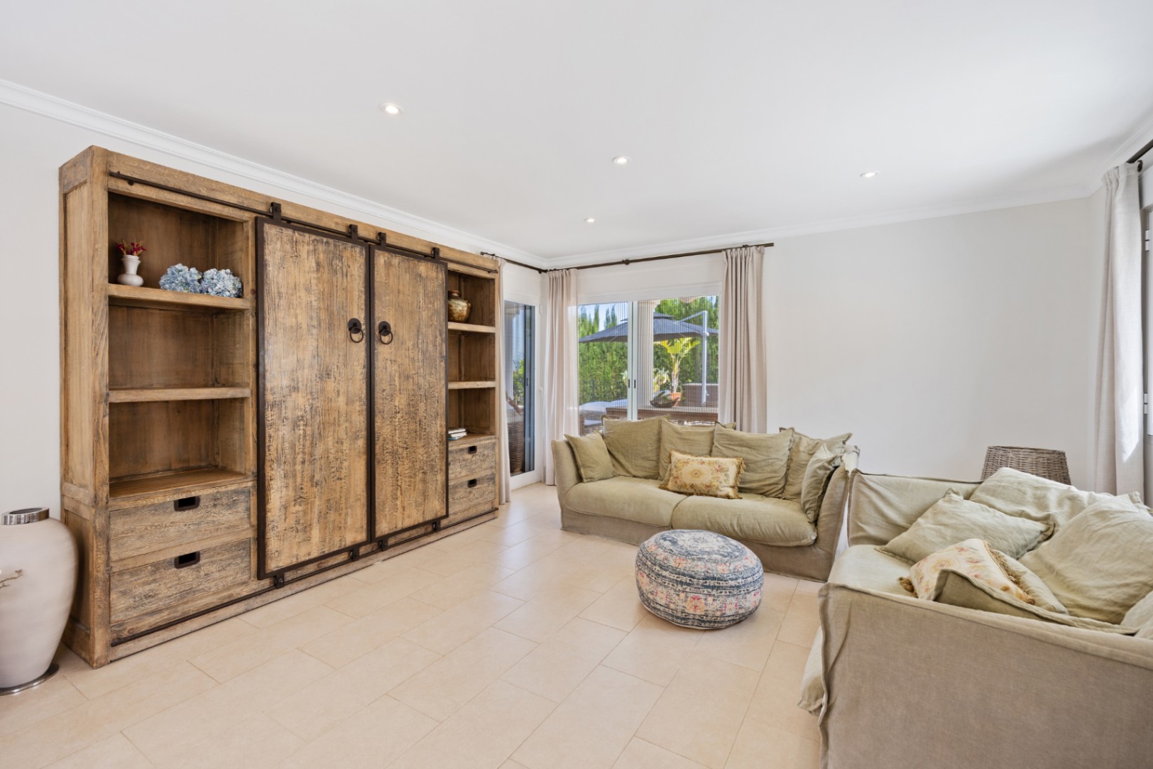 Lovely modern villa  for Sale in Piver, Javea, with great sea and mountain views 