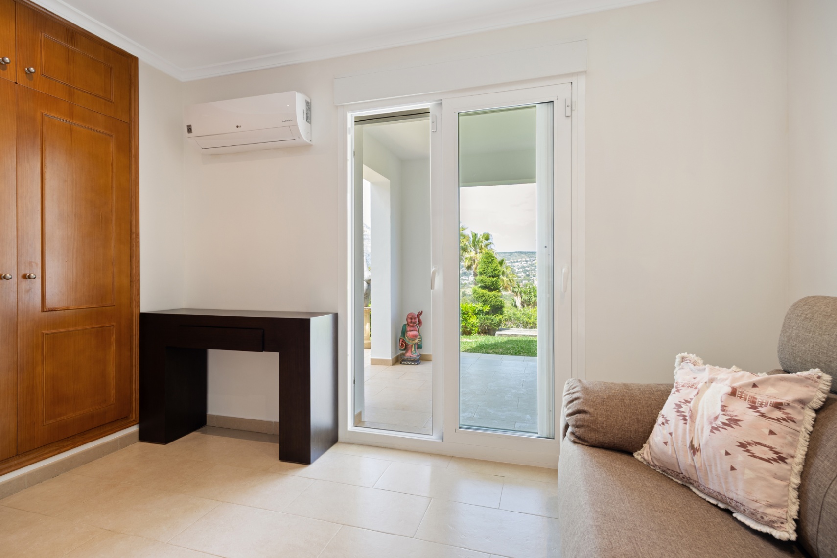 Lovely modern villa  for Sale in Piver, Javea, with great sea and mountain views 