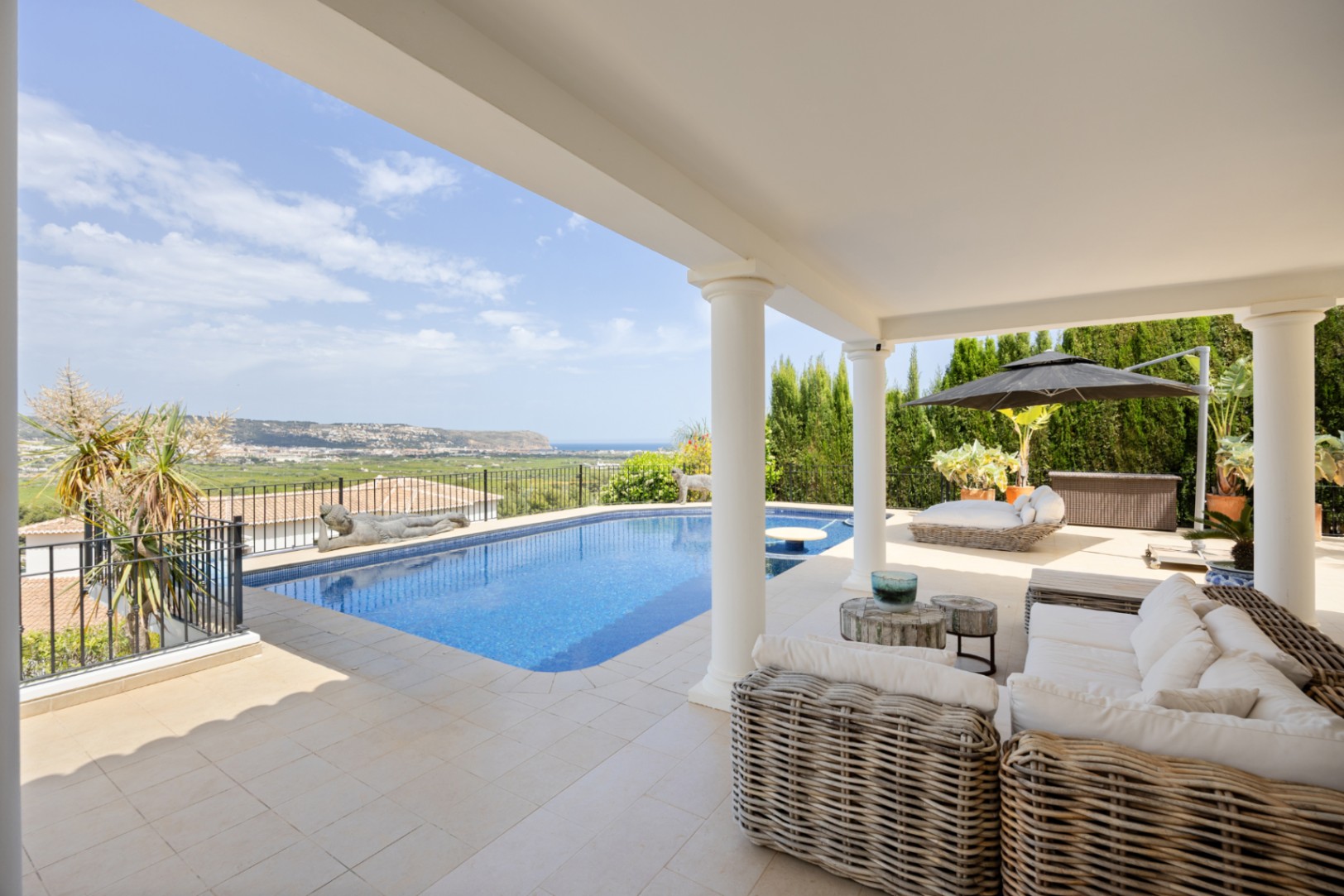 Lovely modern villa  for Sale in Piver, Javea, with great sea and mountain views 