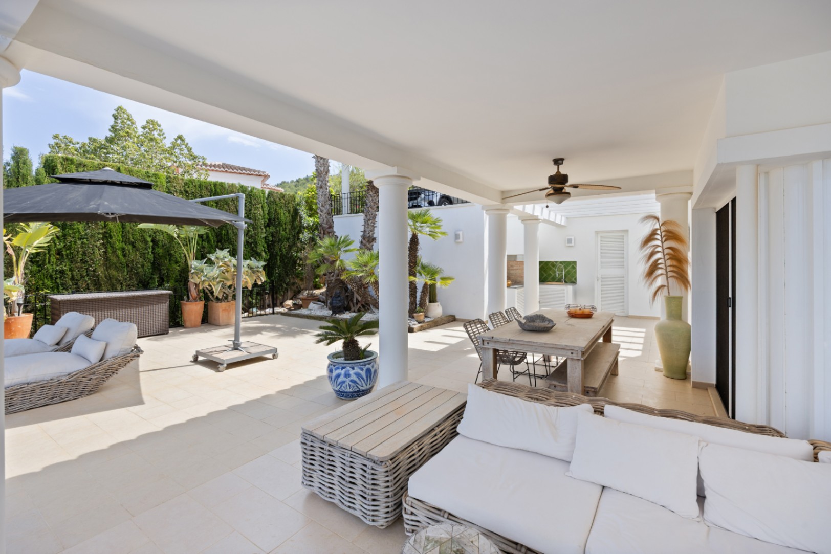 Lovely modern villa  for Sale in Piver, Javea, with great sea and mountain views 