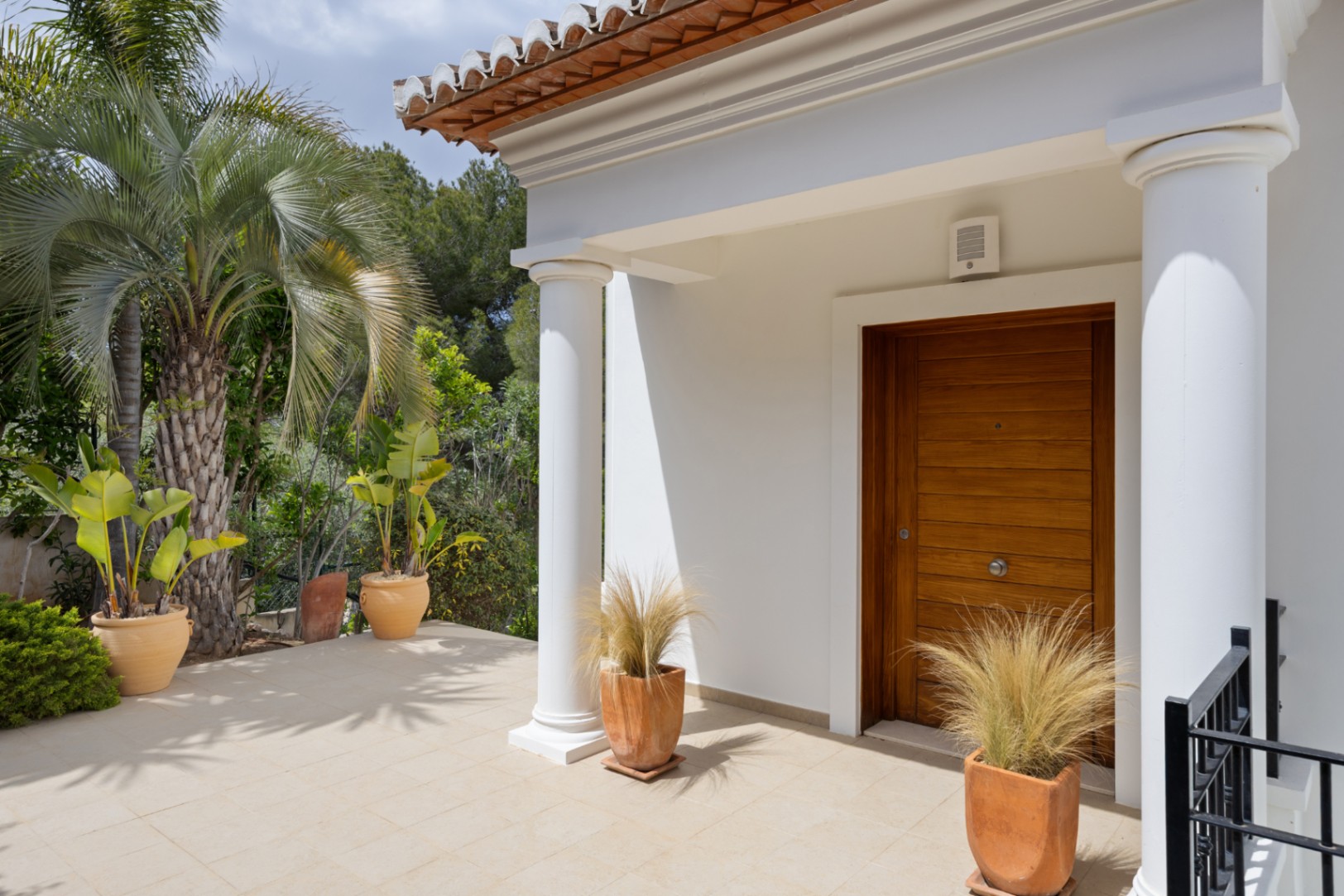 Lovely modern villa  for Sale in Piver, Javea, with great sea and mountain views 