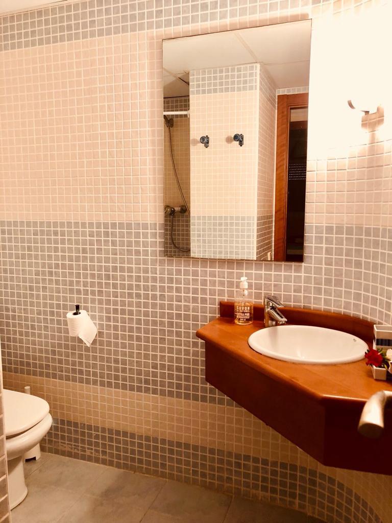 Appartamento con 2 camere da letto e balcone esposto a sud