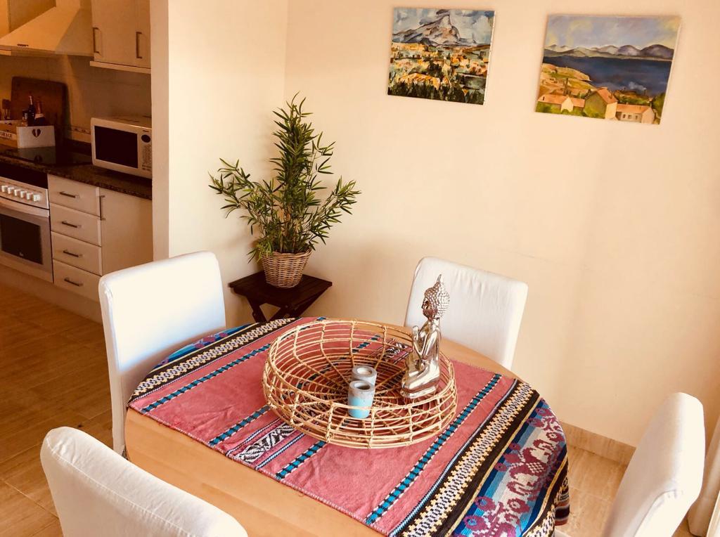 Appartamento con 2 camere da letto e balcone esposto a sud