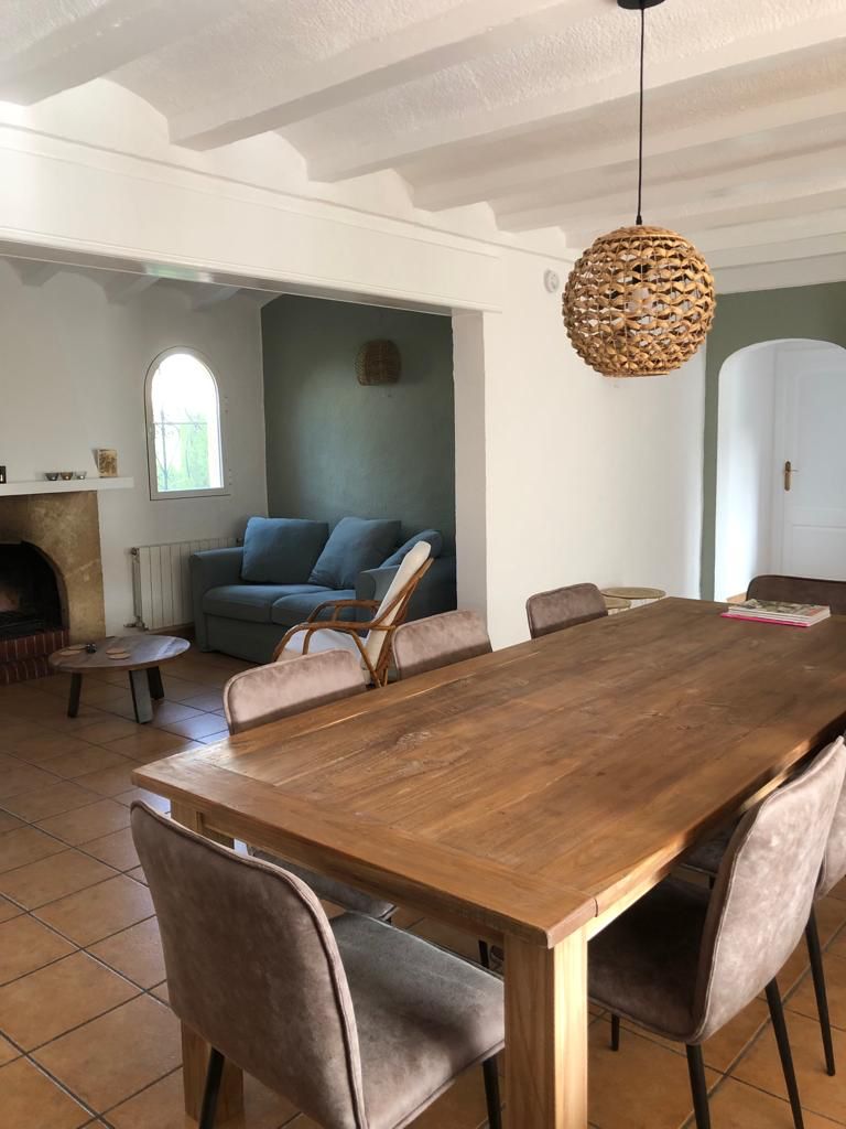 Se alquila chalet para 8 personas en un entorno verde