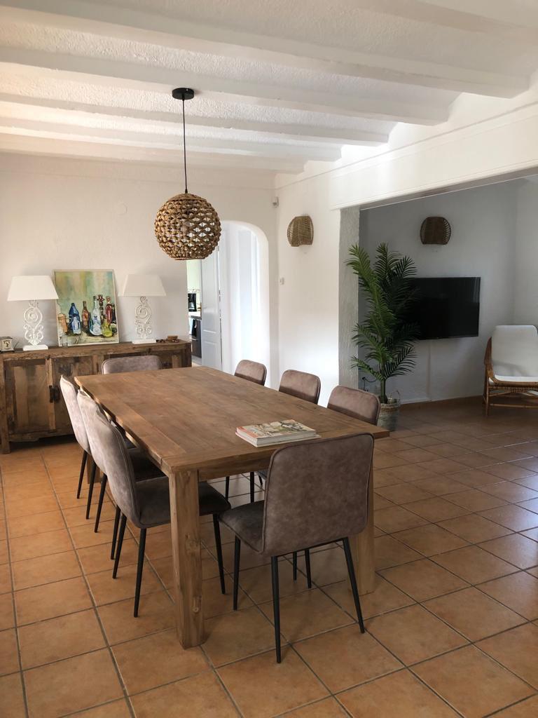 Se alquila chalet para 8 personas en un entorno verde