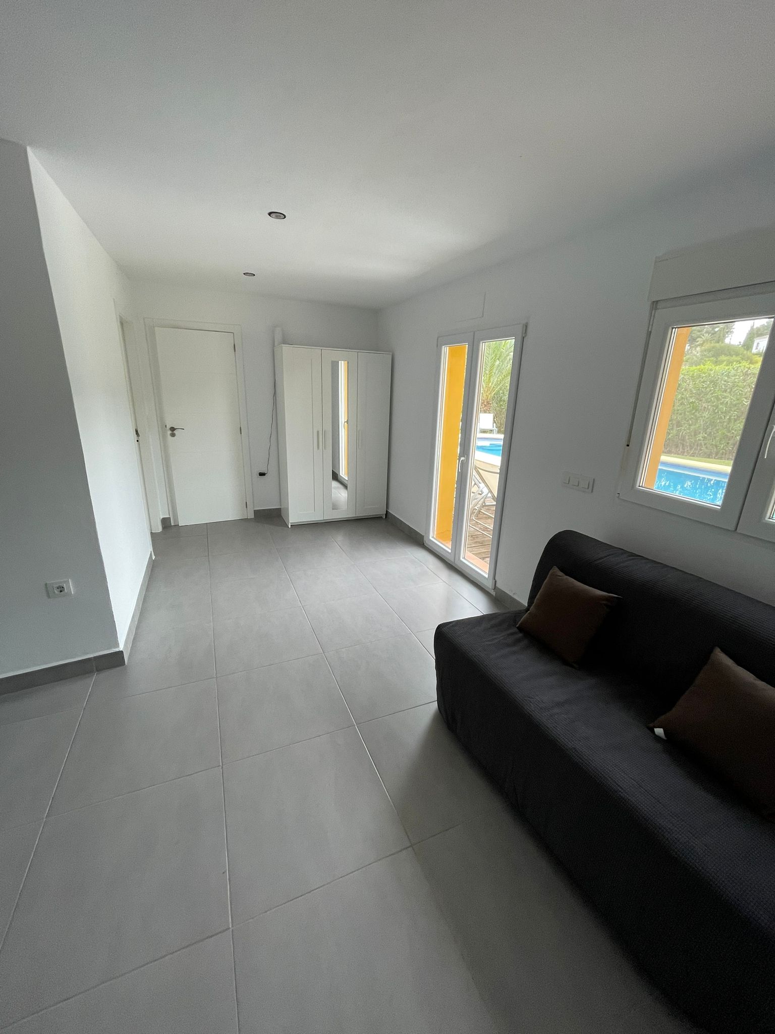 Se alquila chalet para 8 personas en un entorno verde