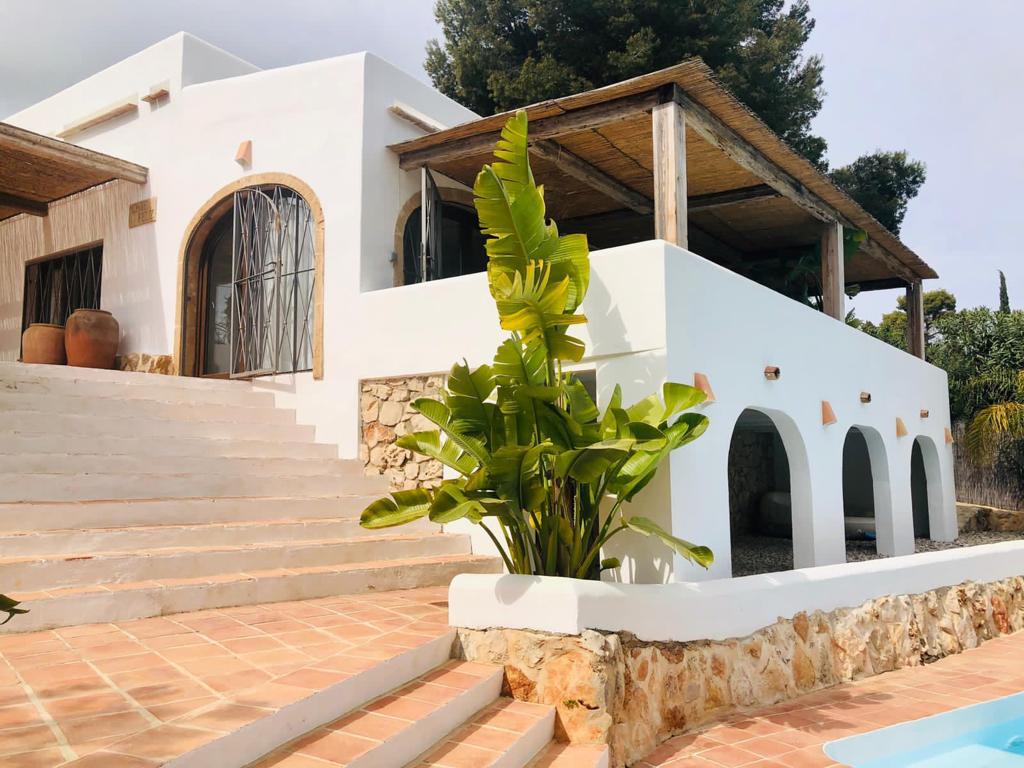 Charming Ibiza style villa in perfect condition.